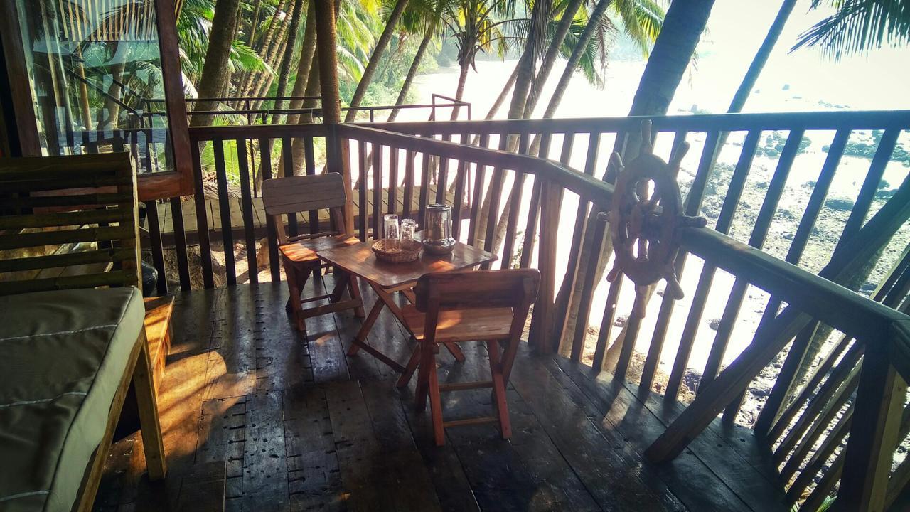 Belantara Beach Front Hotel Vengurla Exterior foto